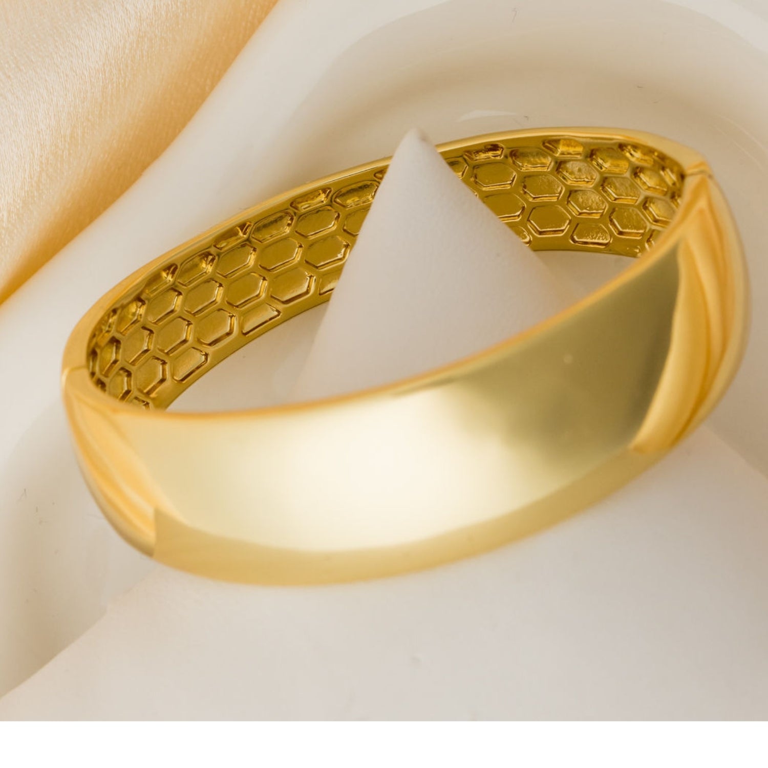 taudrey divine bangle 2