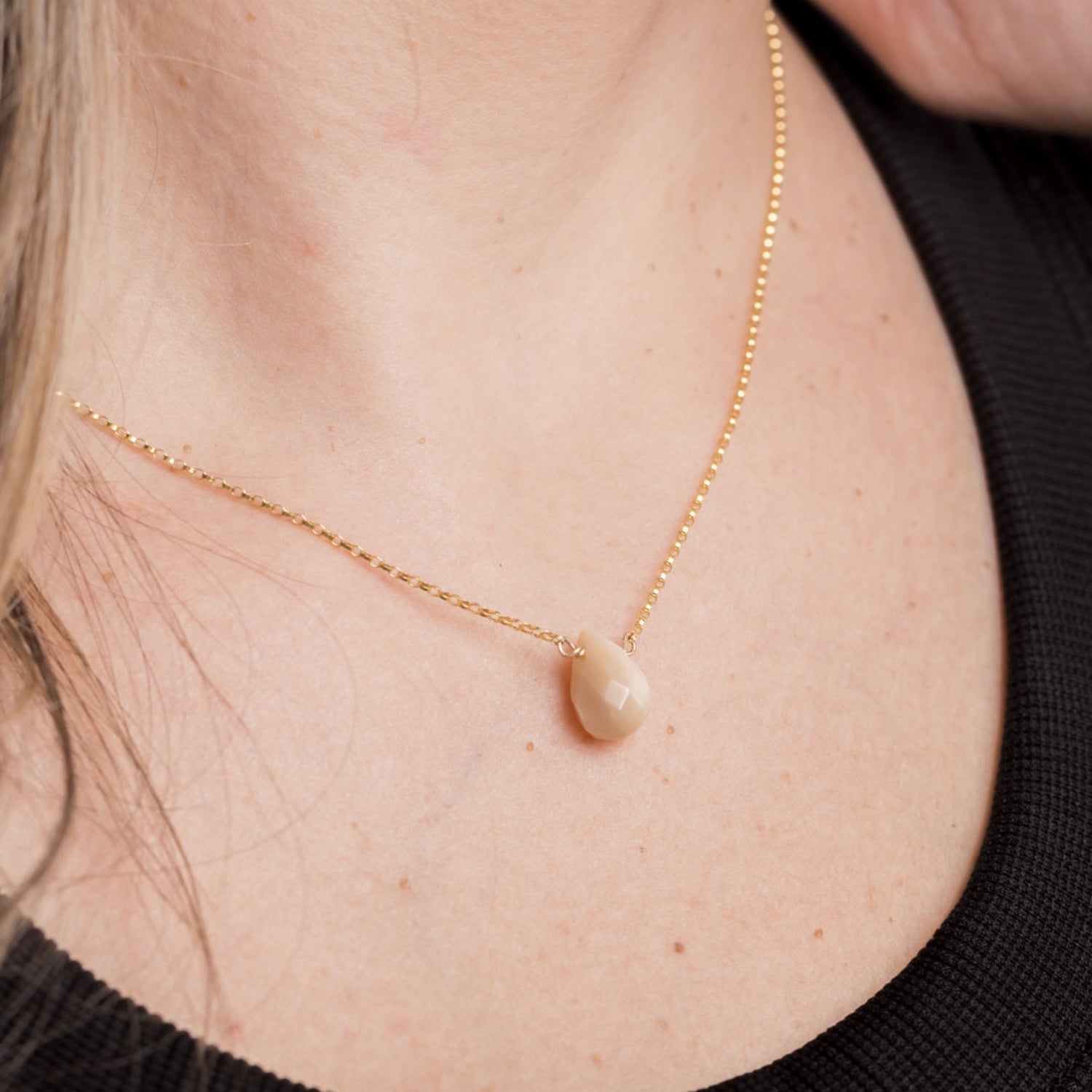 taudrey honey latte necklace 1