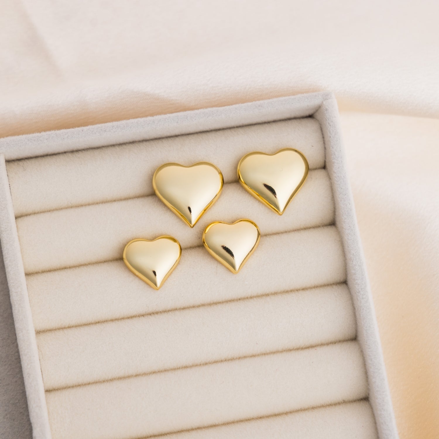 taudrey sweetheart studs 